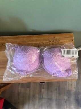 *NWT* Victoria's Secret Lavender Lace Push-Up Bra 36B